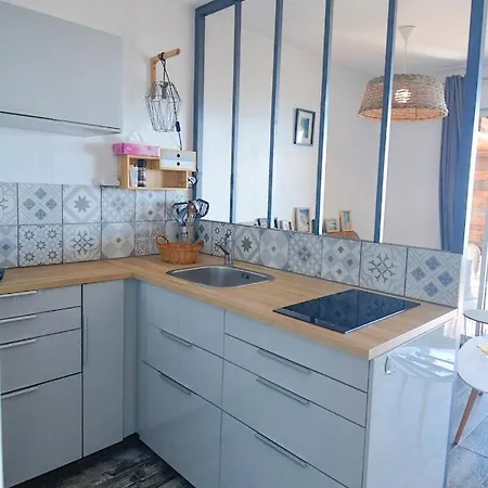 Le Hameau Magnifique Vue Mer Apartment *